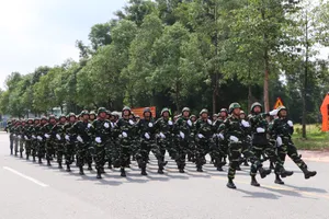 Thượng tướng Nguyễn Văn Nghĩa thăm đoàn diễu binh Trung Quốc, Lào, Campuchia đang ở Bình Dương