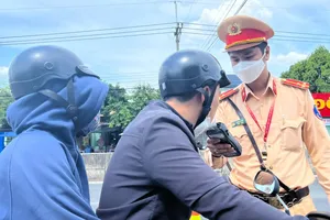 CSGT Bình Dương mở đợt xử lý nồng độ cồn, lấn làn, xe tự chế 