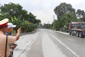 CSGT TP.HCM gắn camera phạt nguội xe chở đá ra vào hầm mỏ