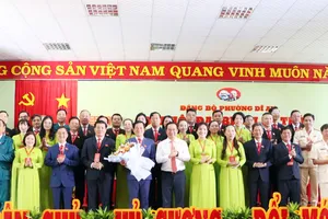 Chủ tịch UBND TP.HCM: Phường Dĩ An đặc biệt quan tâm, chăm lo cho người dân, quy hoạch lại đô thị