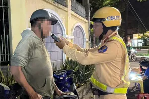 Một công nhân bị lập biên bản vì nồng độ cồn kịch khung