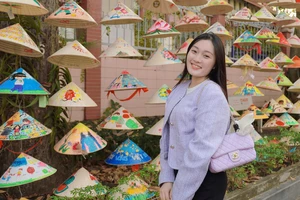 Điểm check-in nón lá độc đáo dịp Tết tại TP.HCM