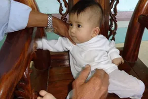 Bé bảy tháng tuổi bị bỏ rơi đã có người nhận nuôi