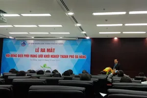 Chủ tịch UBND TP Đà Nẵng: 'Các bạn trẻ chỉ thích vào làm việc nhà nước' 