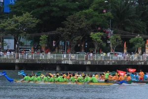 Đà Nẵng chấn chỉnh cán bộ dùng phương tiện công đi lễ hội