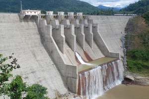 Thủy điện Đắk Mi 4 lại bị tố ăn cắp nước