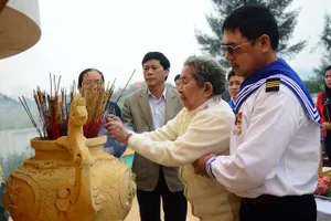 Xúc động lễ tưởng niệm 64 liệt sĩ trận hải chiến Trường Sa