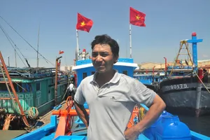 Tìm kiếm hai ngư dân mất tích trên vùng biển vịnh Bắc Bộ