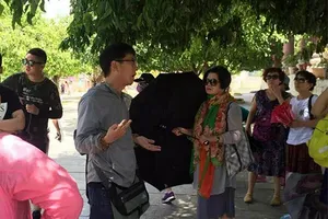 Có sự chống lưng để hướng dẫn viên Trung Quốc hoạt động tại Đà Nẵng? 