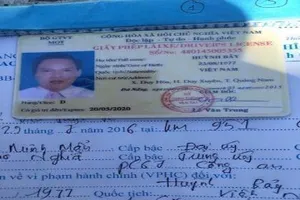 Hành khách hoảng hốt vì lái xe xài... bằng giả! 