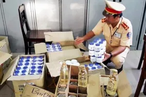 Bắt giữ lô mỹ phẩm lậu chuẩn bị tuồn vào Đà Nẵng