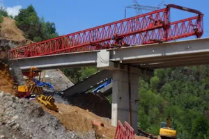 Ba dầm cầu trên cao tốc La Sơn-Túy Loan mới nghiệm thu bị sập gãy