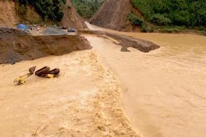 Quảng Bình: Lũ trên sông Gianh đang xuống