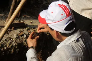 Thấy gì khi khai quật khu vực mộ vua Quang Trung 