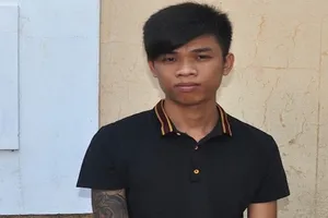 Thanh niên xăm trổ hùng hổ cướp xe bà bán rau