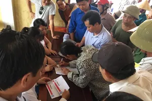 JFC Danang trao hơn 6 tỉ hỗ trợ bà con vùng lũ lụt