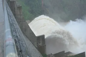 Quảng Nam: Các thủy điện đồng loạt xả lũ