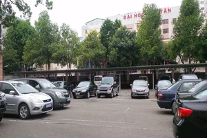Đà Nẵng tạm dừng mua sắm xe công