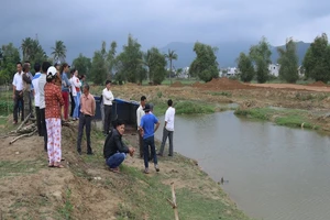 Cháu bé trượt chân chết đuối tại hố công trình