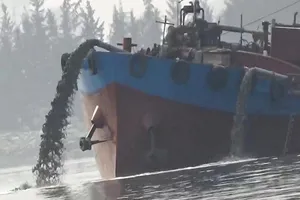 Chỉ đạo khẩn xử lý cát tặc lộng hành biển Cửa Đại