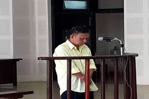 Bị con đánh lún sọ, cha vẫn tha thiết xin tòa giảm án