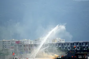 Lính Việt-Mỹ diễn tập sự cố tràn dầu tại Đà Nẵng