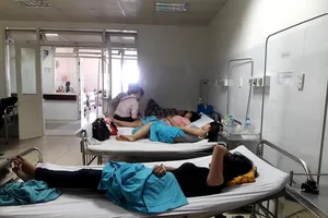 Cán bộ Vũng Tàu nhập viện vì ngộ độc tại Đà Nẵng
