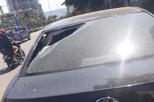 Hàng loạt ô tô người dân Đà Nẵng bị kẻ xấu đập phá