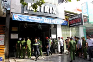 Cháy quán karaoke, khách bỏ chạy tán loạn