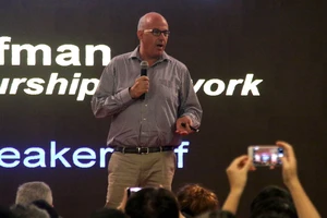 Tỉ phú Jeff Hoffman nói chuyện khởi nghiệp tại Đà Nẵng