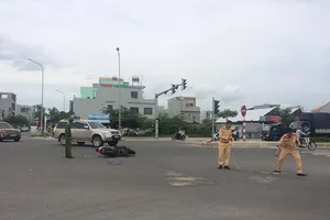 2 phụ nữ thoát chết hi hữu dưới gầm xe khách