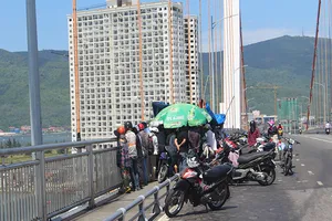 ​Nam thanh niên nhảy cầu Thuận Phước tự tử