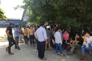 ​Công nhân đình công vì bị trừ tiền lương