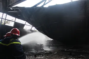 Cháy lớn, giám đốc Cảnh sát PCCC lập tức có mặt