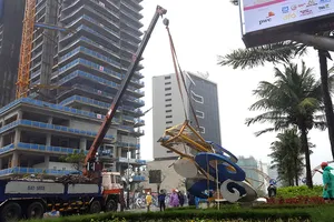 Đà Nẵng: Đội mưa gió khắc phục hậu quả bão số 12