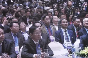  Khai mạc CEO Summit- Hội nghị 'những người khổng lồ'