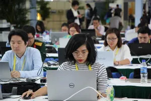 Hàng ngàn nhà báo miệt mài tác nghiệp tại APEC