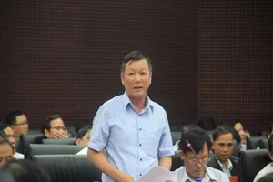 Xe lãnh đạo Đà Nẵng cũng run sợ trước hung thần xe ben