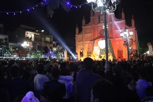 Du khách ùn ùn đến Đà Nẵng đón Tết Dương lịch