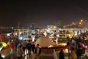 Khách du lịch tới Đà Nẵng dịp Tết tăng mạnh