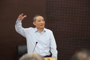 Để khách đợi lâu, Bí thư Nghĩa sẽ kiểm tra sân bay