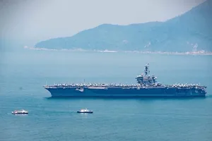 Ngày mai, tàu sân bay USS Carl Vinson tạm biệt Đà Nẵng