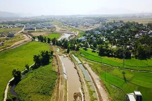 Triệu tập những người liên quan vụ cha chỉ định thầu cho con