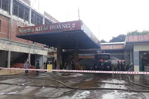 Xe bồn bốc cháy ngay tại cây xăng