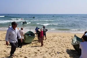 Thuyền lật trên biển, hai vợ chồng thiệt mạng