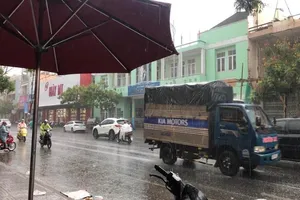 Đà Nẵng mưa lớn tầm tã sau nhiều ngày nắng gay gắt