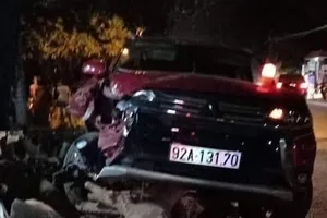 Ô tô leo lề đường sau khi tông chết người đi xe máy