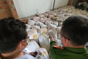 15 tấn tương ớt hôi thối chờ đem đi bán tại các chợ ở Đà Nẵng