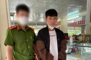 Nam thanh niên lẻn vào nhà trộm nhẫn kim cương