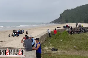 Nam sinh lớp 8 mất tích khi đi tắm biển ở Quảng Bình